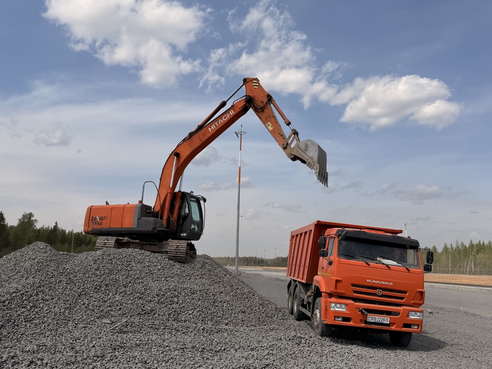 Гусеничный экскаватор HITACHI ZX 200 LC (ковш 1 метр кубический)